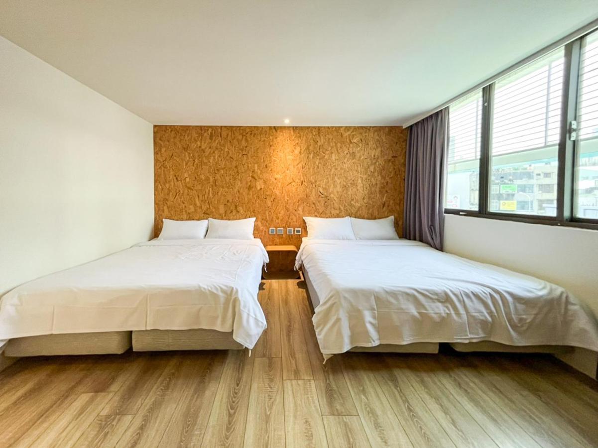 Light Hostel - Тайнан Екстериор снимка