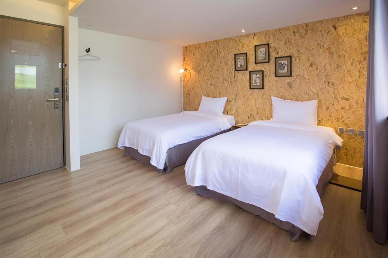 Light Hostel - Тайнан Екстериор снимка
