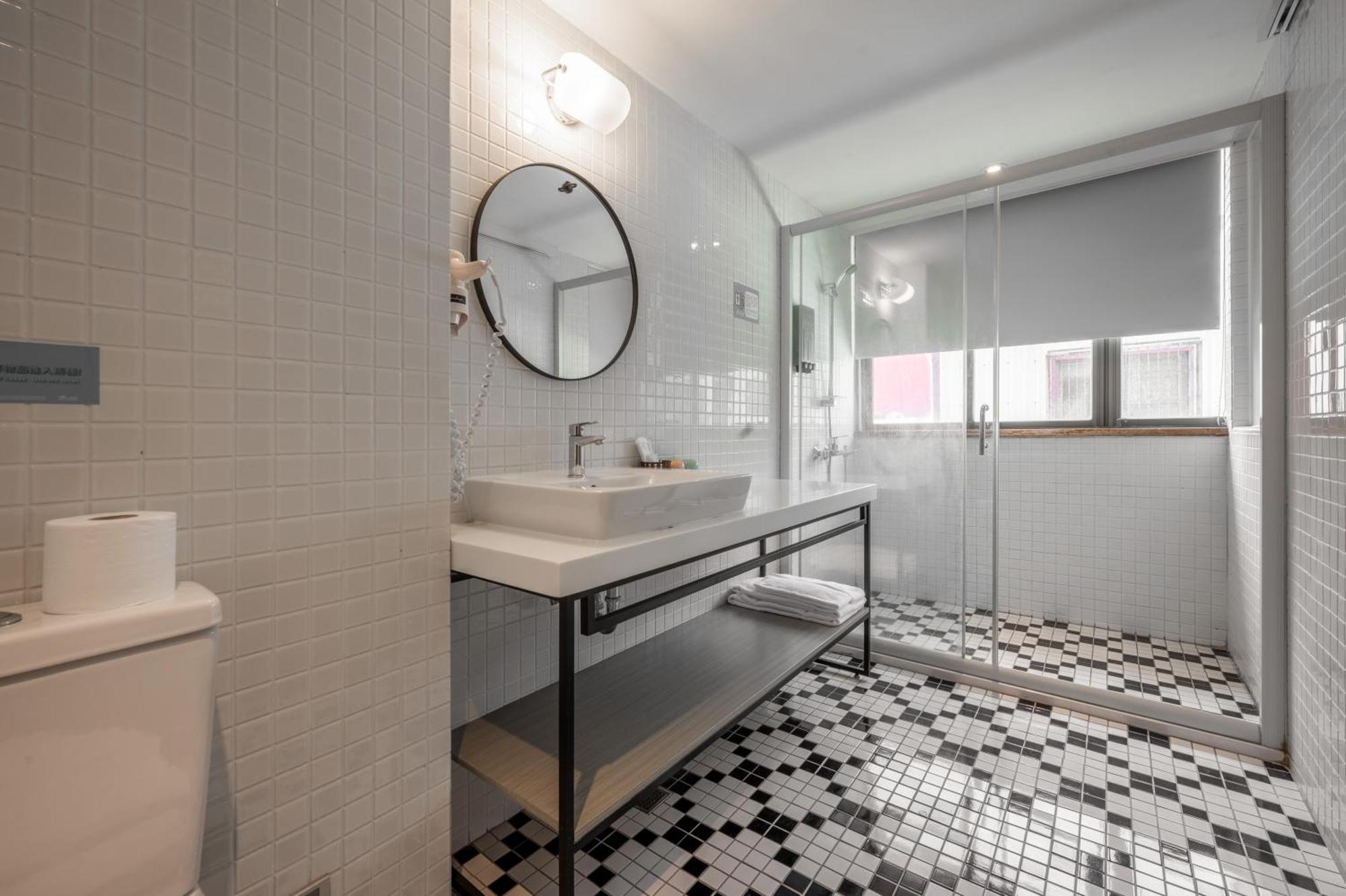 Light Hostel - Тайнан Екстериор снимка