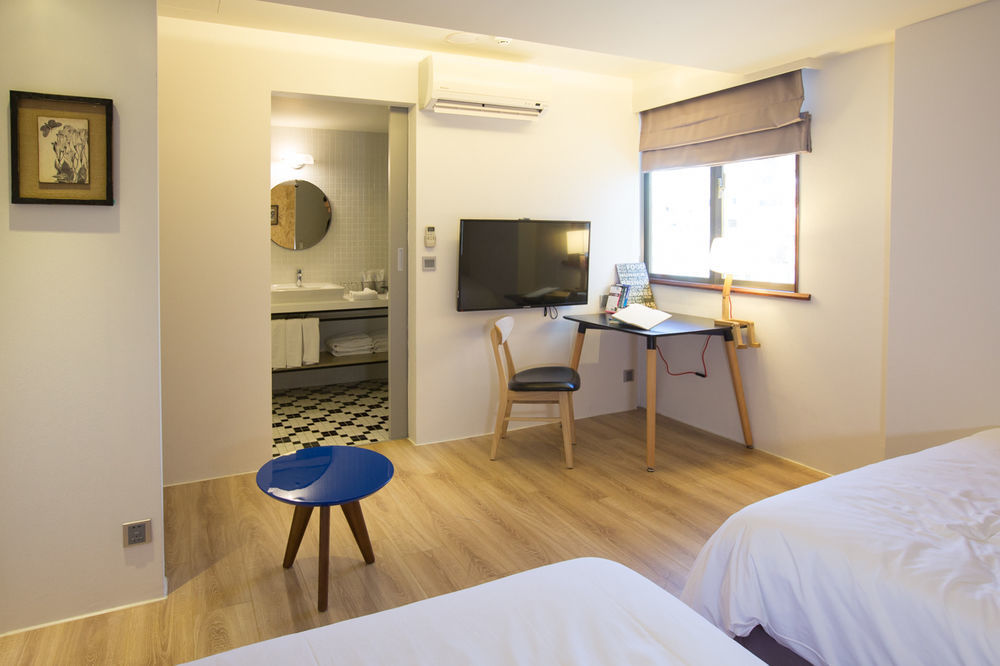 Light Hostel - Тайнан Екстериор снимка