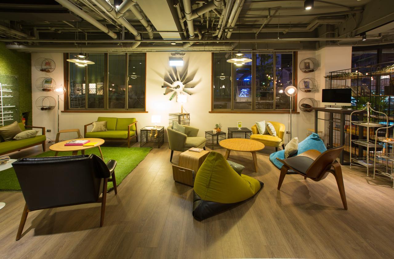 Light Hostel - Тайнан Екстериор снимка