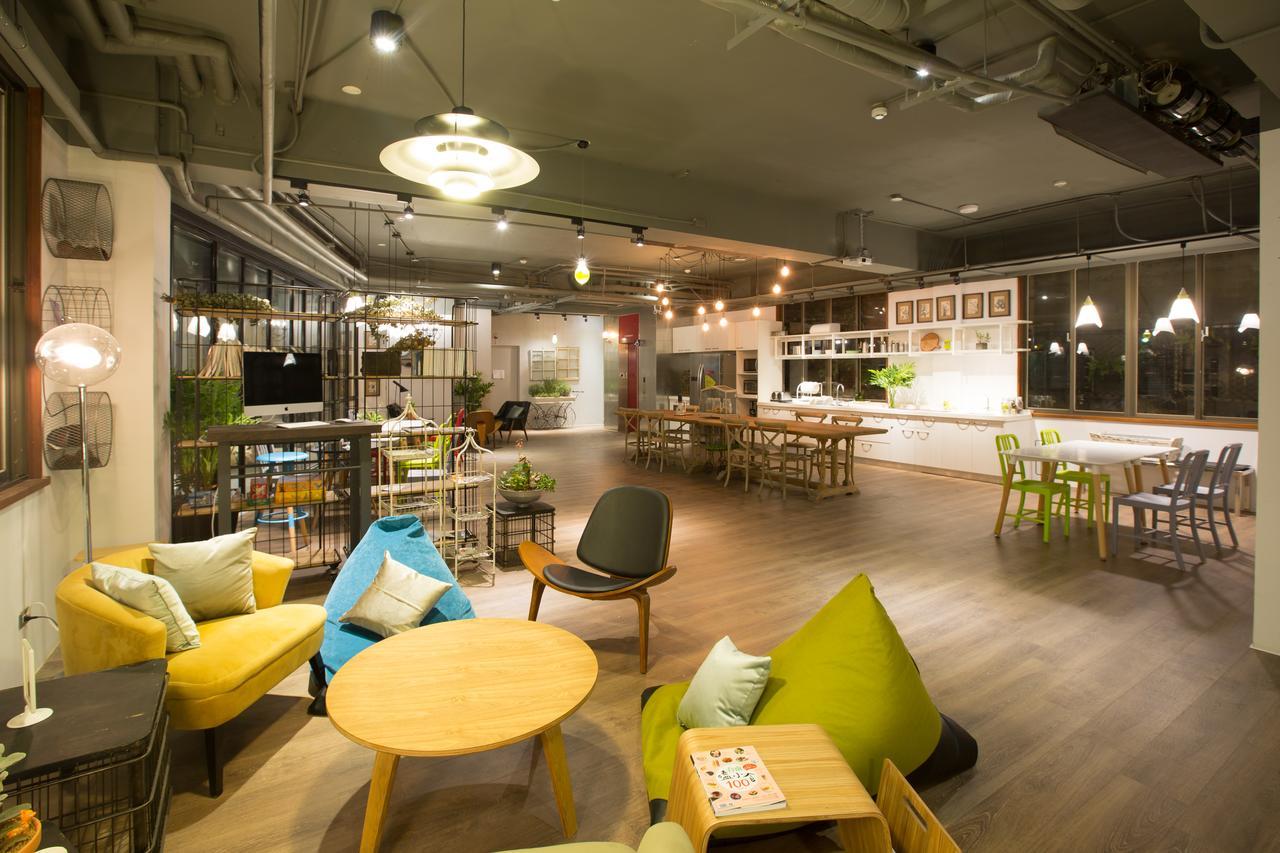 Light Hostel - Тайнан Екстериор снимка