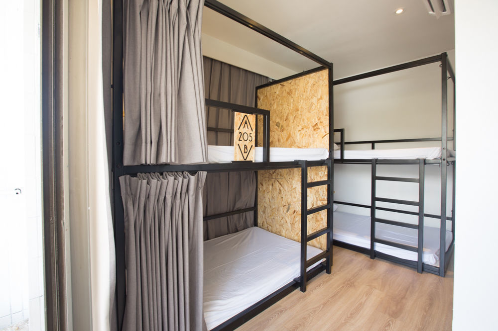 Light Hostel - Тайнан Екстериор снимка