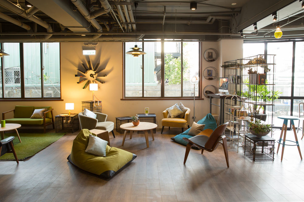 Light Hostel - Тайнан Екстериор снимка